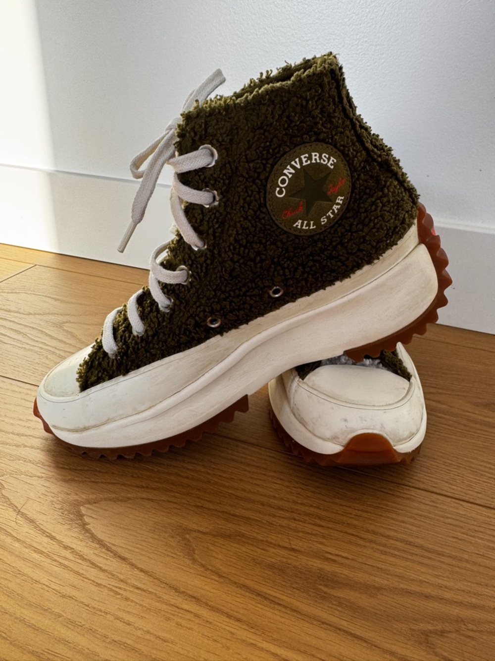 Converse Run Star Hike Sherpa Size 7.5 Olive
